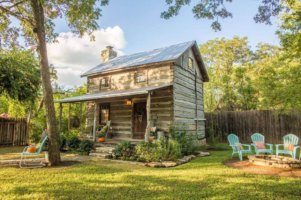 1800s Log Cabin In Fredericksburg Texas Captivating Houses