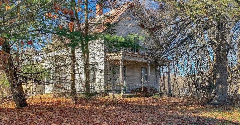1860 Fixer Upper For Sale In St Johnsbury Vermont — Captivating Houses
