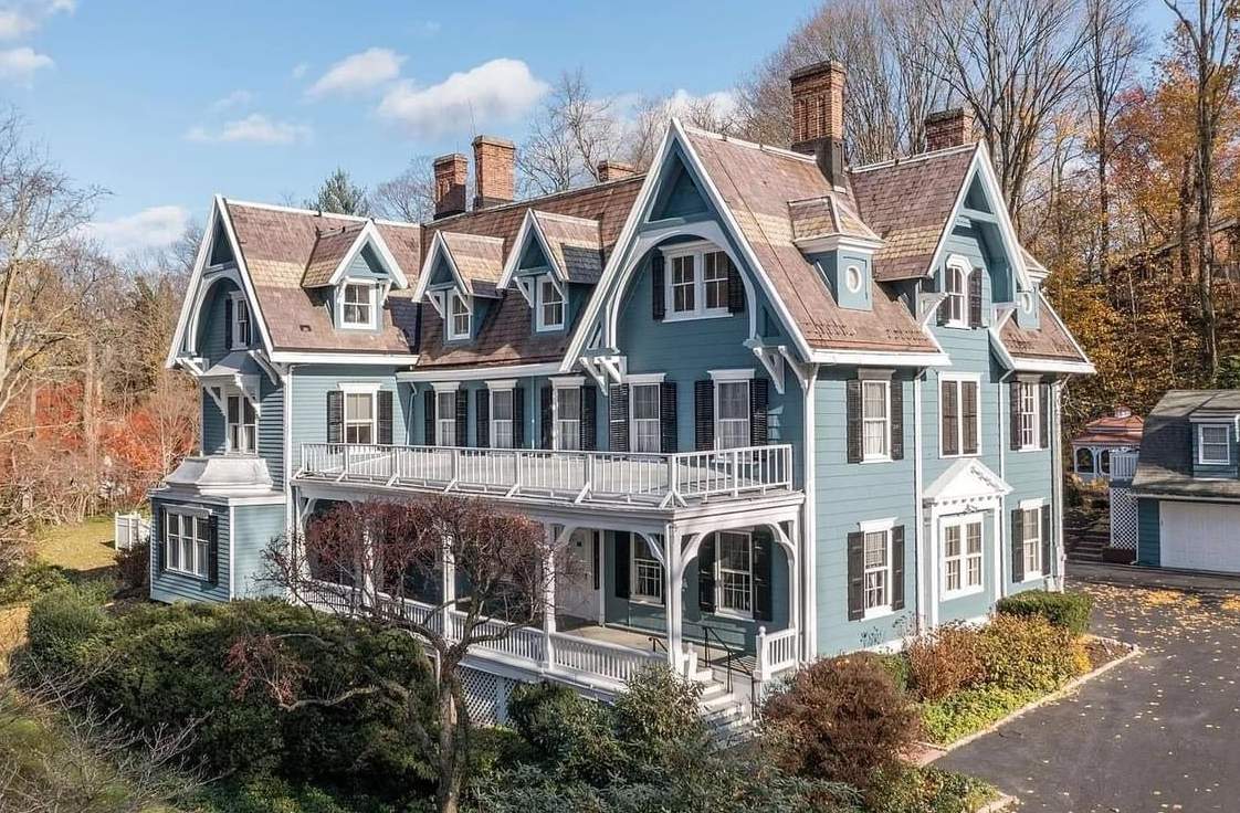 1830 Historic House For Sale In Roslyn New York — Captivating Houses